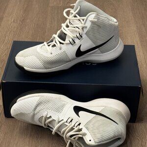 Nike Basketball Shoes – White / Black – Men’s - 10M